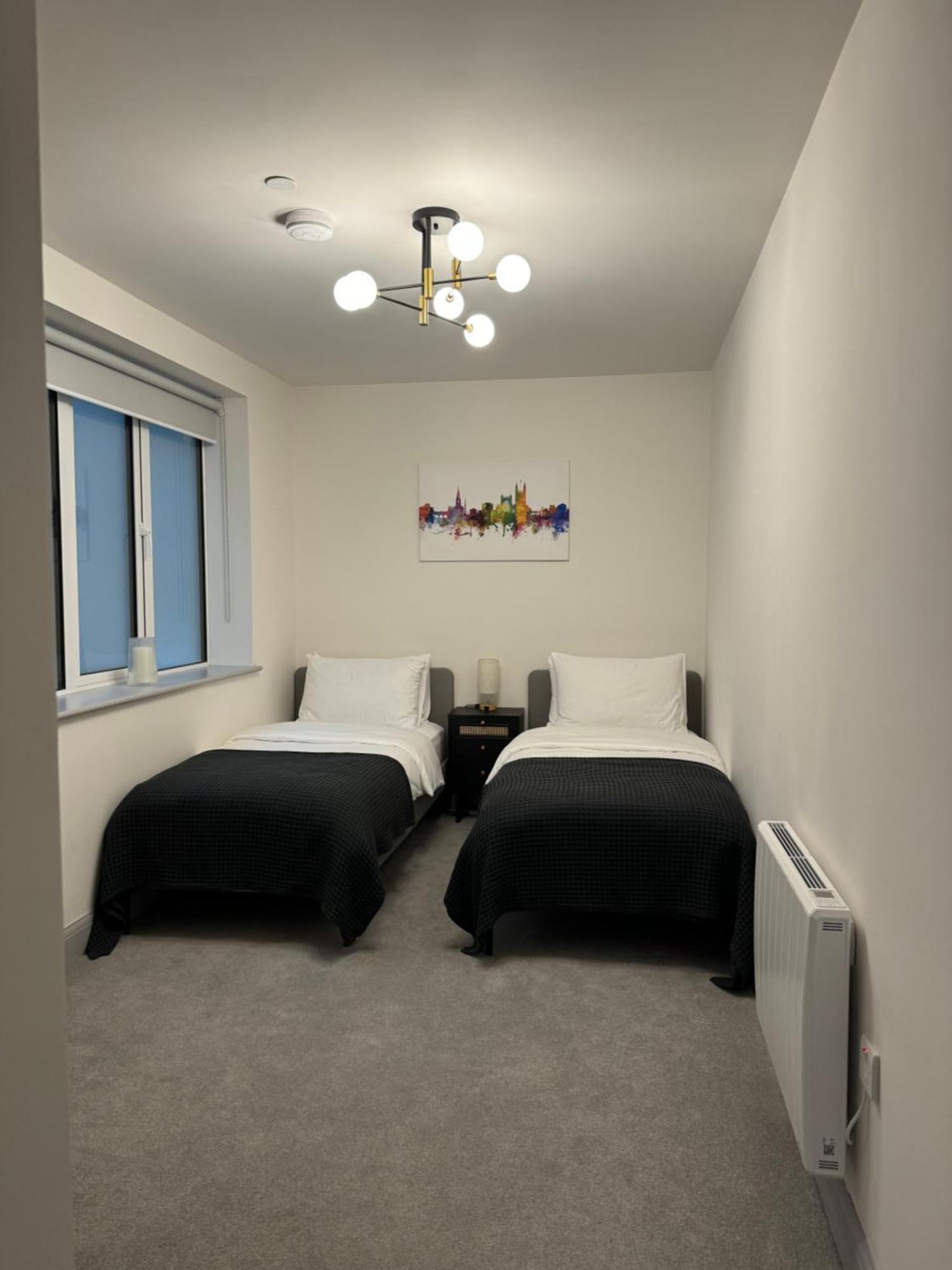 Haus Of Sulis, City Centre Apartment With Lift Access บาธ ภายนอก รูปภาพ