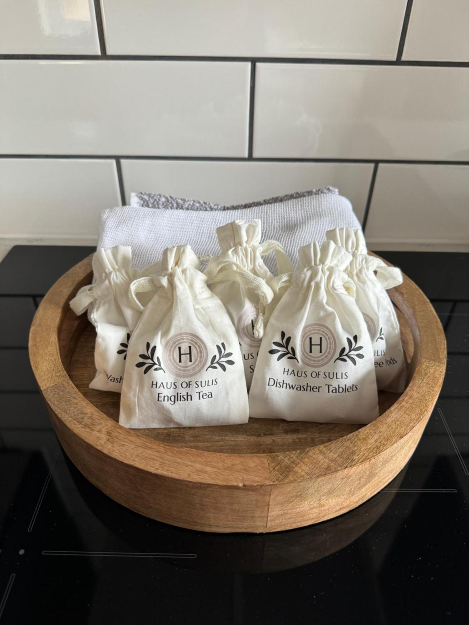 Haus Of Sulis, City Centre Apartment With Lift Access บาธ ภายนอก รูปภาพ