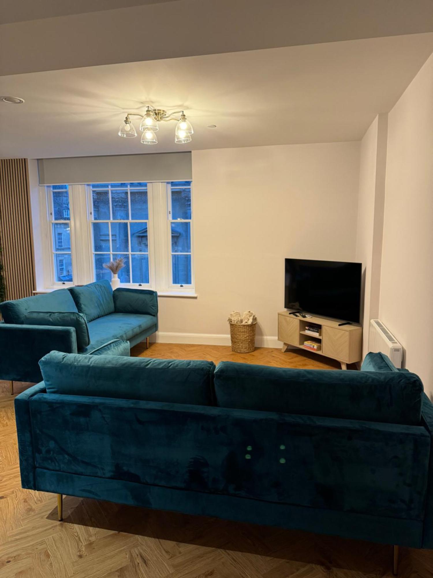 Haus Of Sulis, City Centre Apartment With Lift Access บาธ ภายนอก รูปภาพ