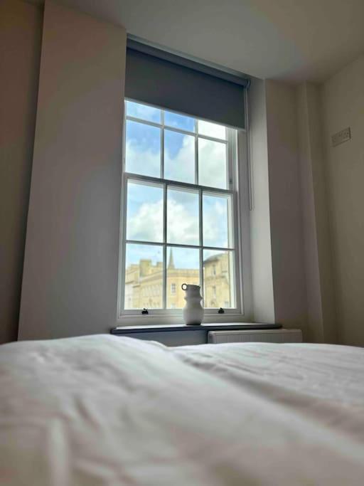 Haus Of Sulis, City Centre Apartment With Lift Access บาธ ภายนอก รูปภาพ