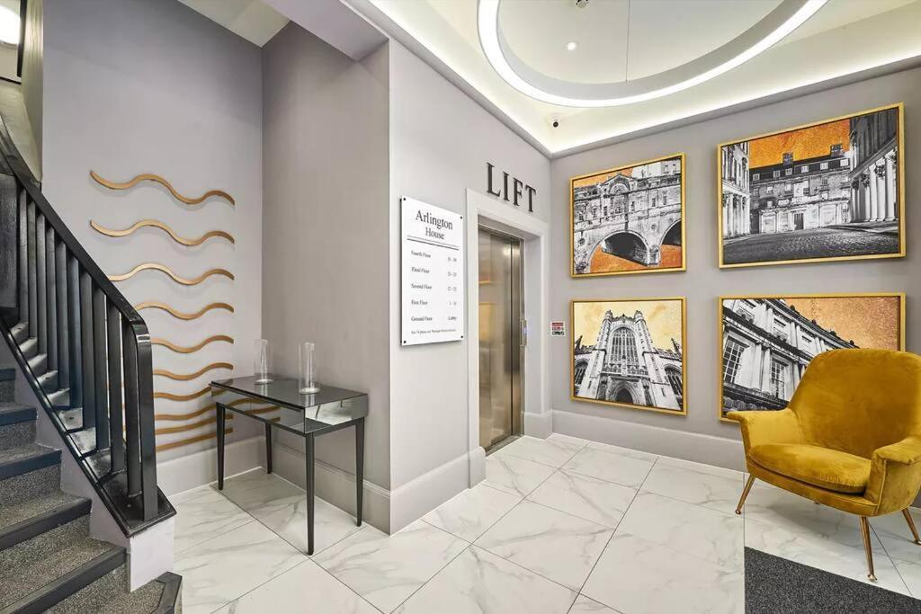 Haus Of Sulis, City Centre Apartment With Lift Access บาธ ภายนอก รูปภาพ